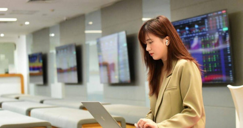 VN-Index tiếp tục tăng nhẹ, dòng tiền tìm cơ hội mới