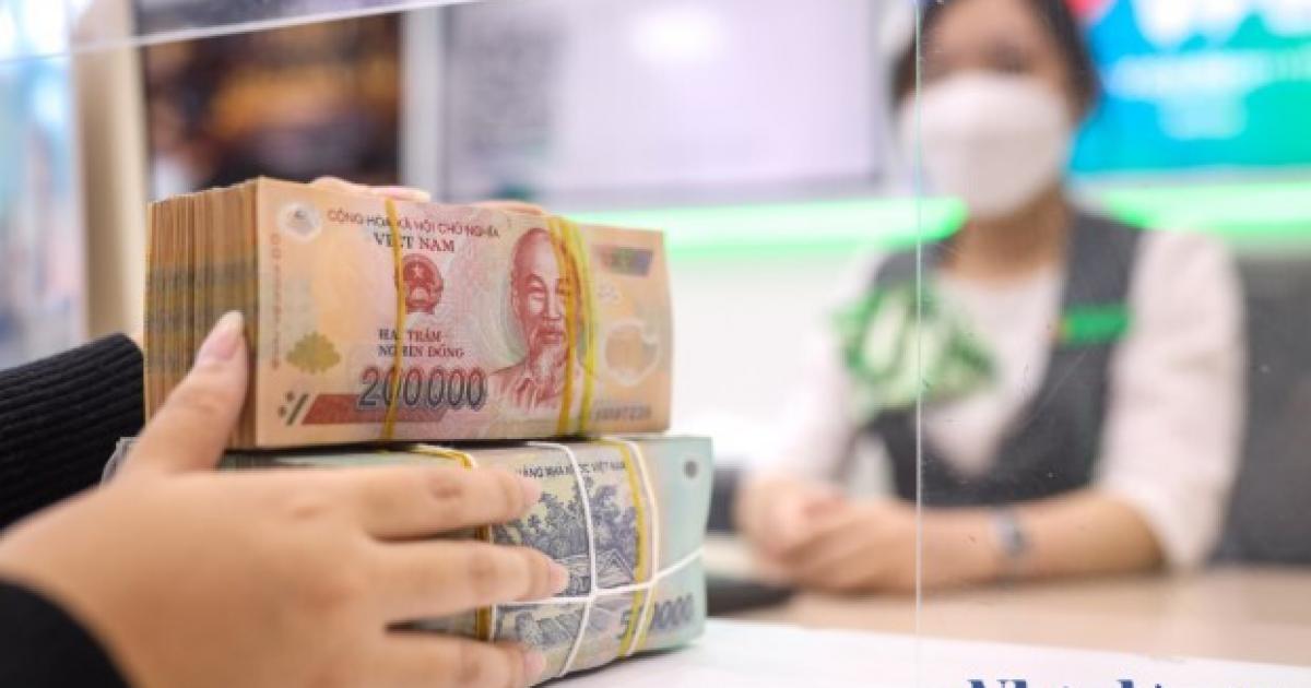 Ngân hàng tăng lãi suất, đẩy mạnh huy động vốn cho dịp tết