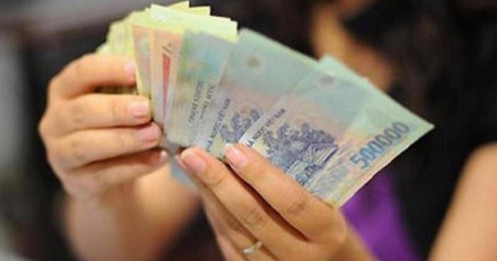 Chịu đựng thêm hai tháng để nhận thưởng Tết rồi nghỉ việc