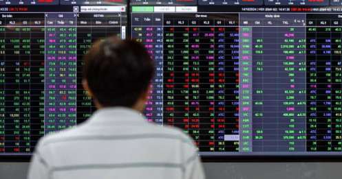 Chứng khoán 'xanh vỏ, đỏ lòng' sau phiên bùng nổ