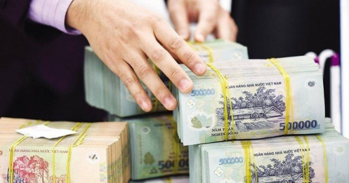 Đổ hàng trăm nghìn tỷ vào nền kinh tế, tiền đang chảy về đâu?
