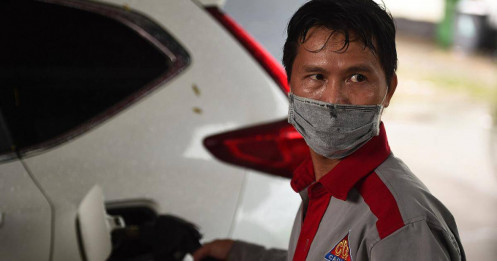 Giá xăng tăng, dầu giảm