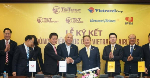 Cổ phiếu Vietravel tăng vọt khi T&T của bầu Hiển rót vốn vào Vietravel Airlines