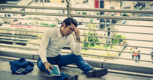 Thất nghiệp ở tuổi trung niên vì ngủ quên trên thành công quá sớm