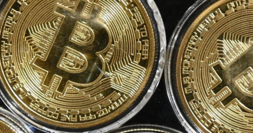 Bitcoin tăng lên kỷ lục mới, vượt mốc 105.000 USD