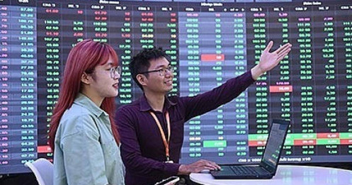 Hàng tỷ USD chực chờ đổ vào chứng khoán Việt Nam ngay khi nâng hạng, chuyên gia tiết lộ danh mục cổ phiếu hưởng lợi nhất