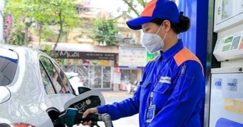 Giá xăng lên 21.000 đồng/lít