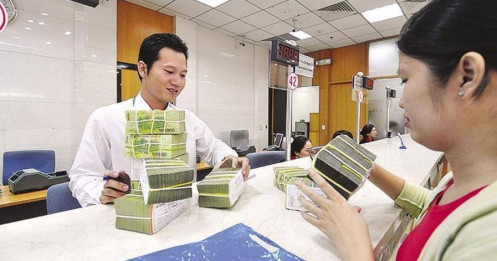 Lãi suất huy động phân hóa mạnh giữa các nhà băng