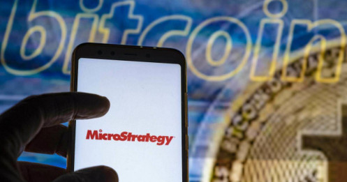 'Cá voi' MicroStrategy gom hàng khi Bitcoin giảm mạnh