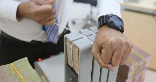 Lãi suất, tỷ giá: Thận trọng tác động bên ngoài