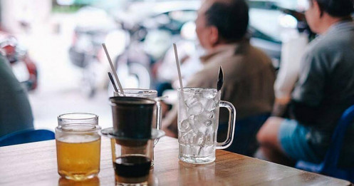 'Muốn đốt tiền tiết kiệm nhanh nhất thì mở quán cà phê'