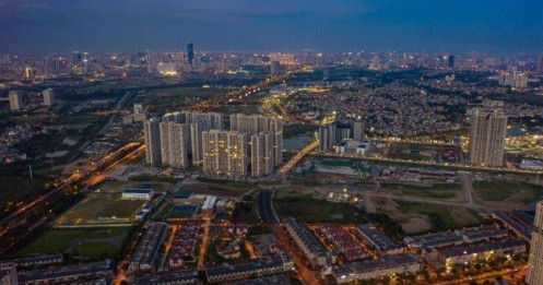 Bất động sản gia tăng quản lý tài chính, dự báo phục hồi mạnh mẽ từ năm 2025