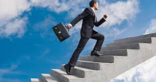 Chính phủ đẩy mạnh giải ngân đầu tư công, CTCK chỉ ra 2 cổ phiếu đáng để đầu tư năm 2025