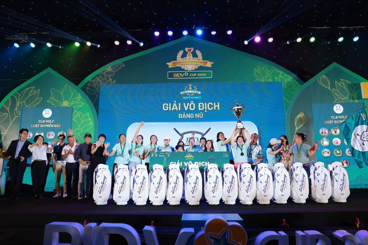 Giải các CLB Golf Hà Nội Mở rộng – BIDV Cup 2024: CLB Golf Khỉ Vàng và CLB Luật sư miền Bắc giành ngôi vô địch