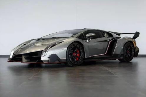 Kinh tế ảm đạm, Lamborghini Veneno Coupe 2014 rớt giá nhẹ, có cho vay trả góp nhưng...