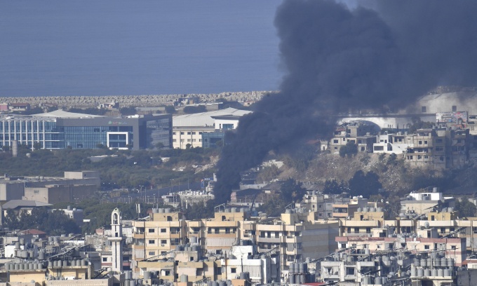 Israel nối lại không kích Beirut sau gần một tuần im ắng