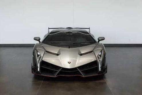 Kinh tế ảm đạm, Lamborghini Veneno Coupe 2014 rớt giá nhẹ, có cho vay trả góp nhưng...