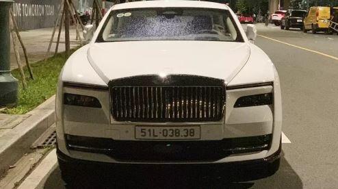 Bộ đôi xe Rolls-Royce có biển số cặp 38 của Minh "Nhựa": 1 biển bấm ngẫu nhiên, 1 biển đấu giá