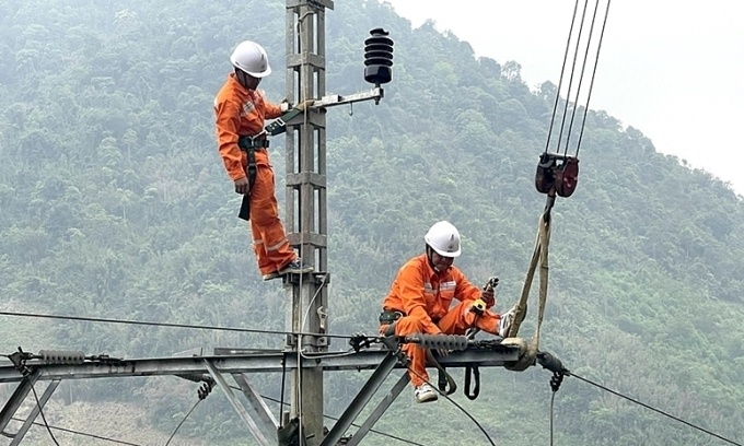 Thủ tướng: Giá điện phải phù hợp với chi trả của người dân