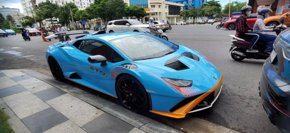 Lamborghini Huracan độc nhất Việt Nam của doanh nhân Vũng Tàu tái xuất