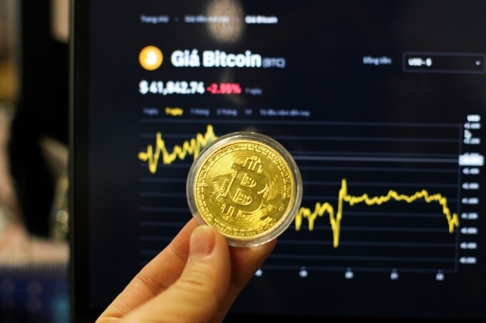 Lượt tìm kiếm Bitcoin trên Google gấp 10 lần so với USD