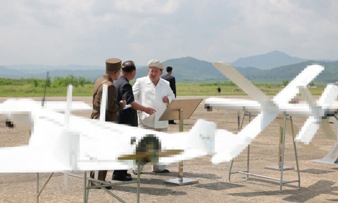 Ông Kim Jong-un yêu cầu sản xuất hàng loạt drone tự sát