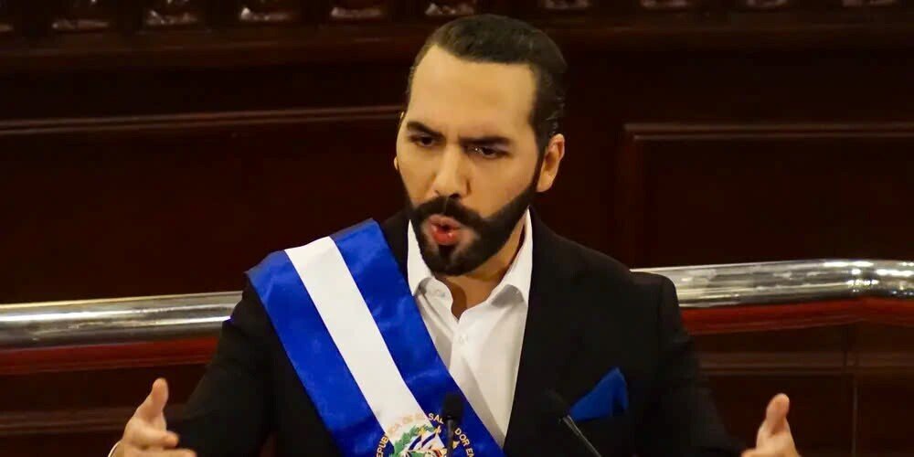 IMF gây sức ép, El Salvador sắp từ bỏ việc coi Bitcoin là đồng tiền hợp pháp