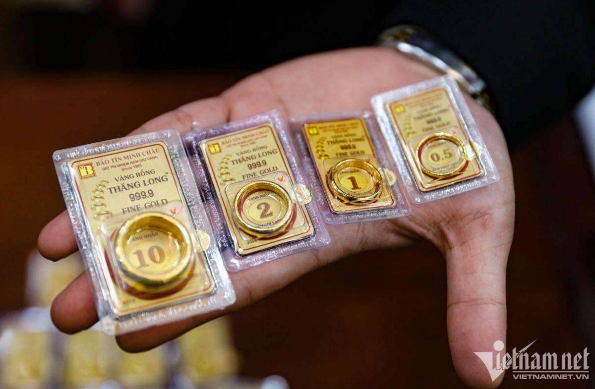 Giá vàng nhẫn SJC giảm nhanh, về mức thấp nhất nửa tháng qua