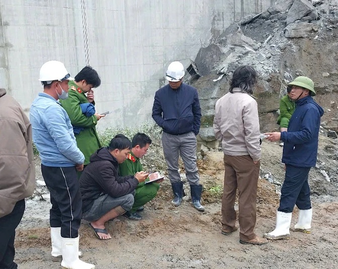 Sập giàn giáo thủy điện Đăk Mi 1, 5 công nhân thương vong