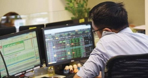 Thị trường chứng khoán vẫn có thanh khoản khá yếu