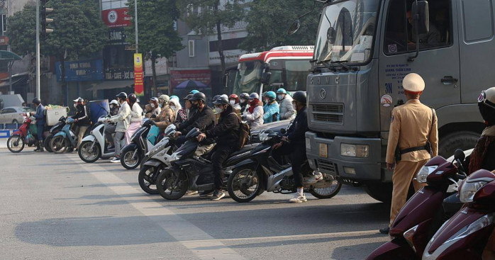 Tài xế 'khóc ròng' vì mức xử phạt cao