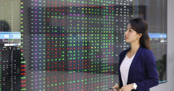 Nhận định thị trường 08/01: Ngân hàng là vàng - Midcap là ngáp