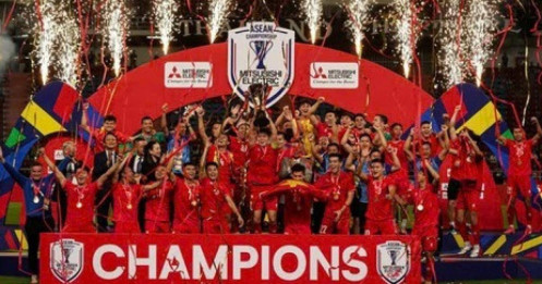 Điện Máy Xanh, Phúc Long, Grab... 'đua' ưu đãi mừng Việt Nam vô địch