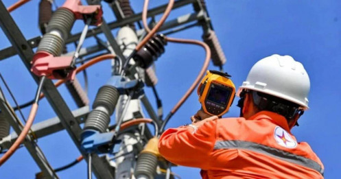 Nhờ đâu EVN bất ngờ thoát lỗ năm 2024?