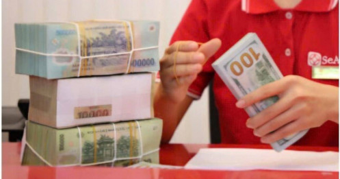 Đồng USD tạo sức ép ngay từ đầu năm