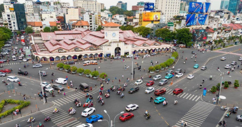 Quảng trường trước chợ Bến Thành nên được quy hoạch thế nào