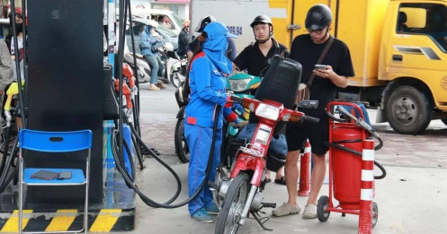 Giá xăng dầu hôm nay 10/01/2025: Tiếp tục tăng 1%