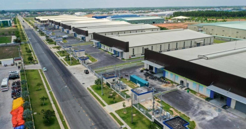 Vốn ngoại đổ vào kho xưởng