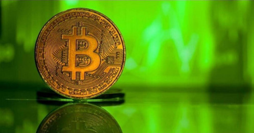 Giá Bitcoin trở lại mốc 100.000 USD