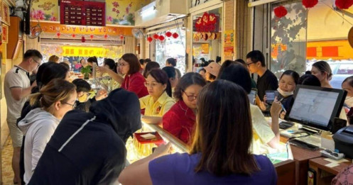Khách hàng bất ngờ mua vàng miếng SJC rất dễ