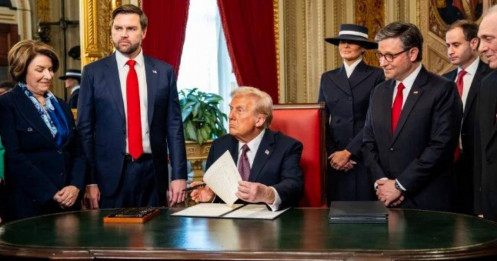 Donald Trump tái xuất: Những chính sách ngày đầu có ý nghĩa gì cho NĐT?