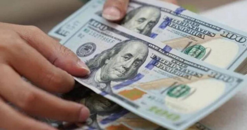 Ngân hàng giảm giá bán USD