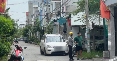 Sát Tết nguyên đán, môi giới vẫn miệt mài dẫn khách đi xem nhà đất