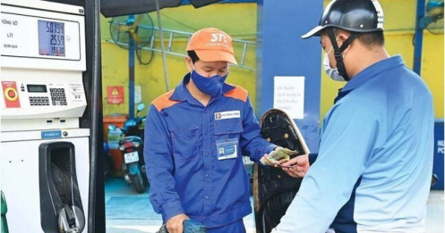 Ngày mai giá xăng giảm?