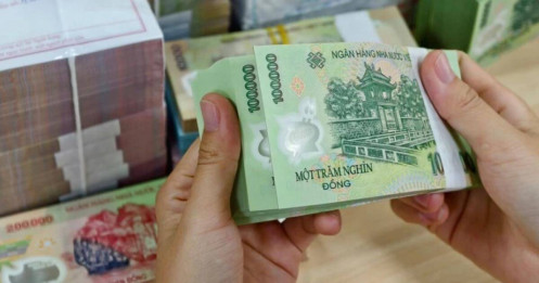 Phí đổi tiền mới tăng từng ngày, có nơi lên đến 50%