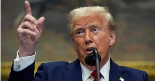 Tổng thống Donald Trump sa thải 1.000 nhân sự chính quyền Biden