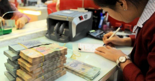 Tiền tiết kiệm gửi vào ngân hàng liên tiếp đạt kỷ lục mới