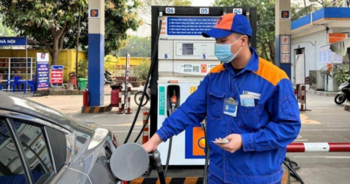 Giá xăng dầu cùng giảm sau kỳ nghỉ Tết