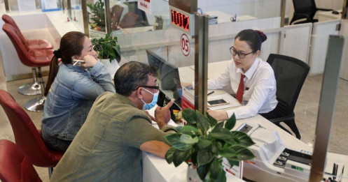 Lãi suất vay dự báo tăng nhẹ năm 2025