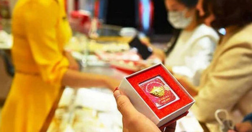 Người mua vàng ngày vía Thần Tài năm ngoái giờ lãi đậm